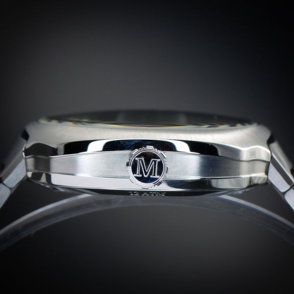 H. Moser and Cie Streamliner 6201-1201